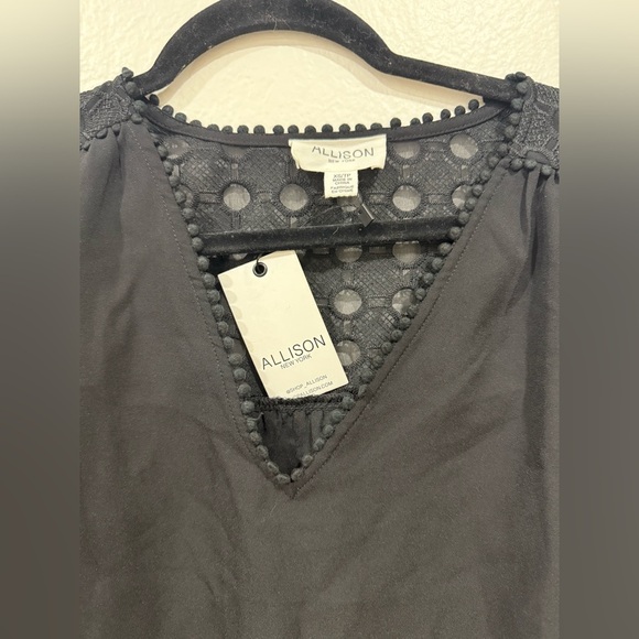 NWT Allison New York Blouse, size XS - Picture 2 of 3
